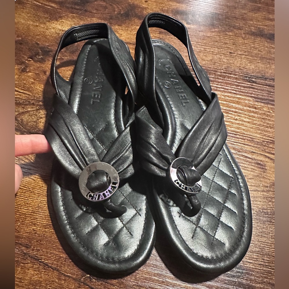 CHANEL Black Leather Thong Slingback Sandals with Silver Logo Ring 38 - Picture 10 of 11